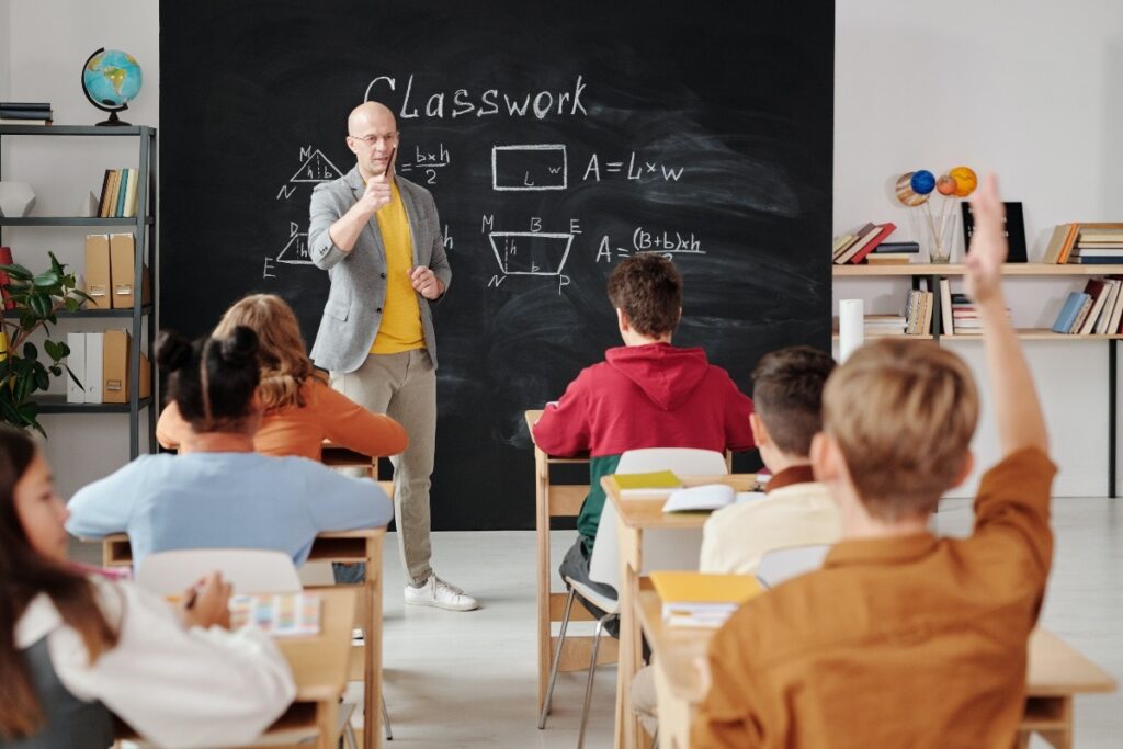 The Benefits of Custom Educational Display Solutions in Chicago, IL