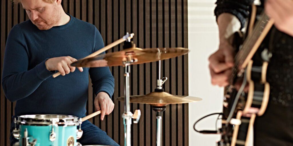 Rhythmic Foundations: Exploring the Best Basic Drum Lessons for Newbies