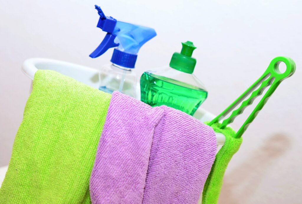 What are the Main Types of Cleaning Chemicals? Uses and Benefits