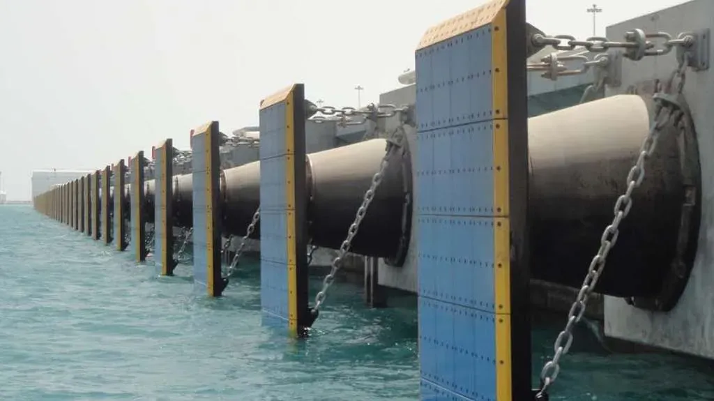 Marine Safety Solutions with Durable Arch Rubber Fenders